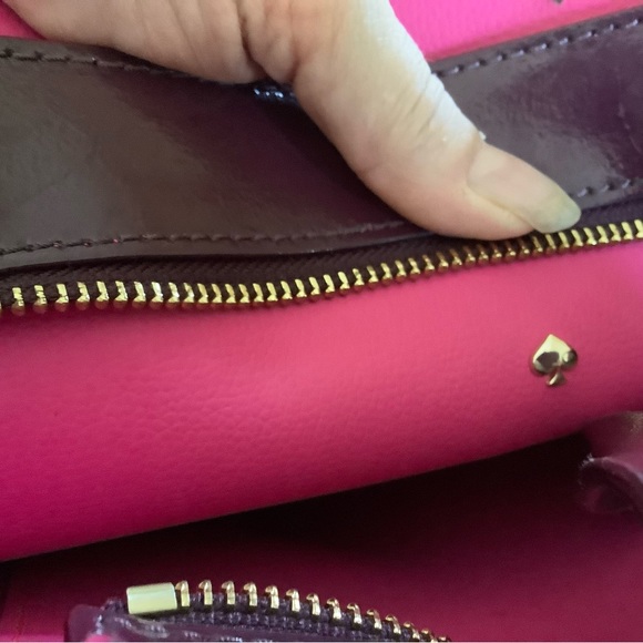 Kate Spade beautiful plum in a vinyl material . In pre owned condition. - Picture 6 of 7